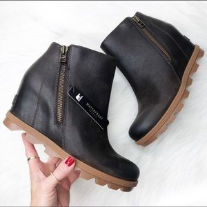 New SOREL Waterproof Joan of Arc Wedge Zip Blackened Brown Sz 8.5